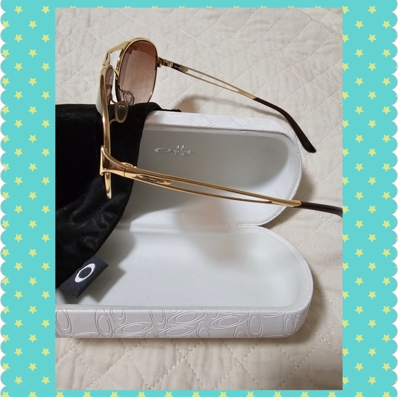 Oakley sunglasses - Picture 2 of 3